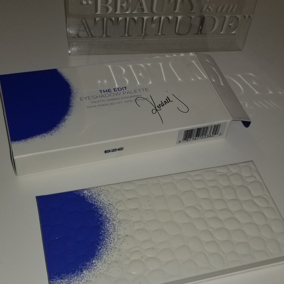 Eyeshadow palette Estee Lauder. - Picture 2 of 2